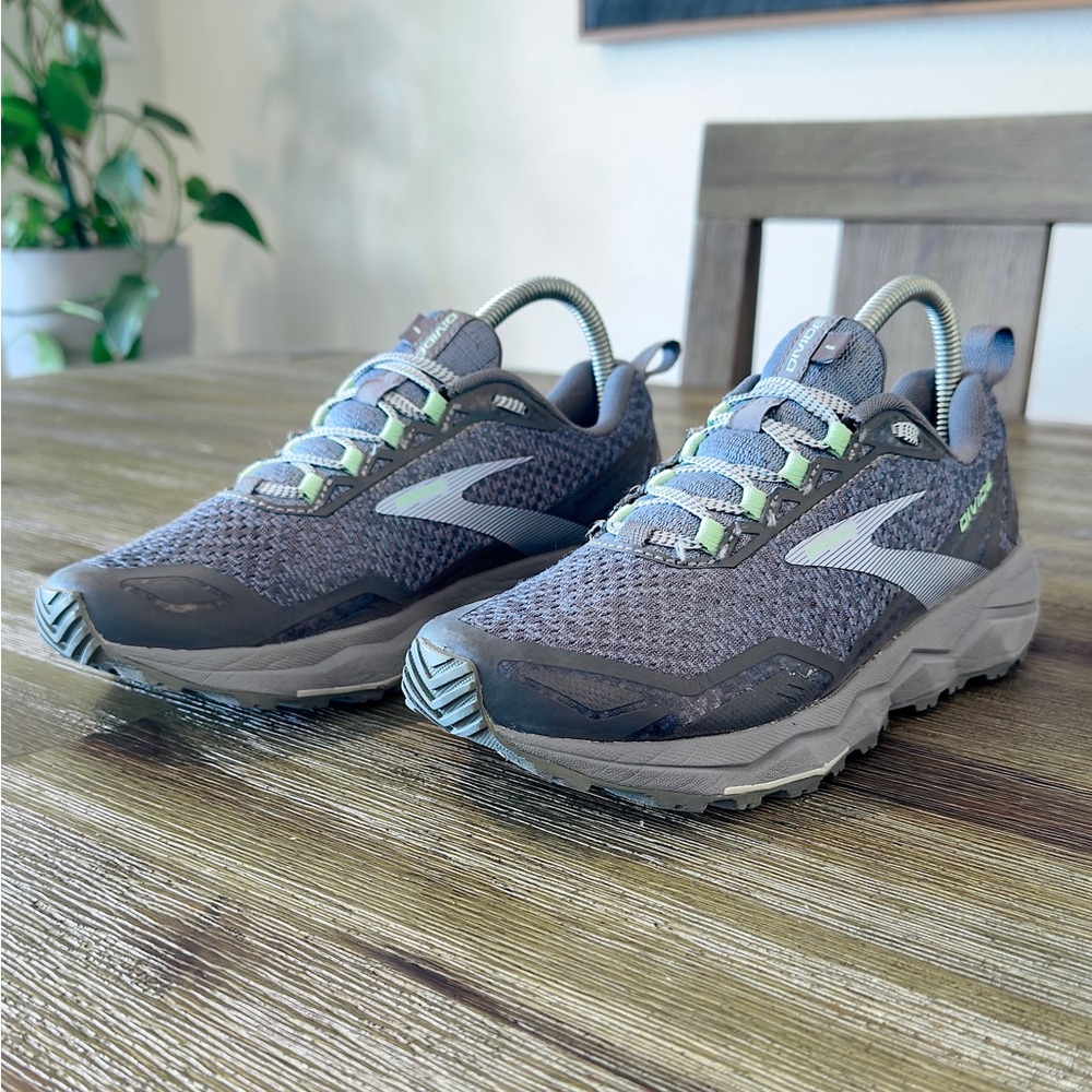Women’s Size 7.5, Brooks Divide 1, Trail Running/Hiking Shoes, Color Blue/Gray